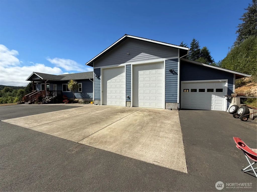 82 South Valley Lane, Naselle