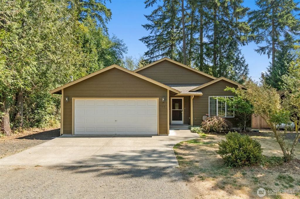 90 E Park Loop, Shelton