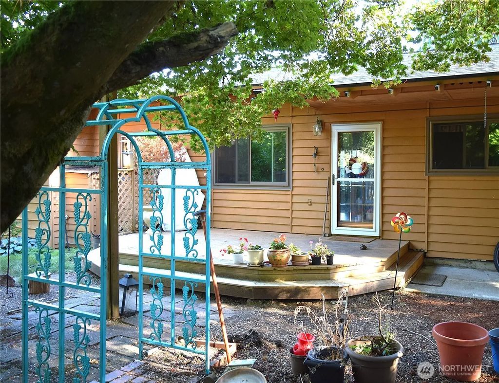 3520 Ne 204th Street, Lake Forest Park