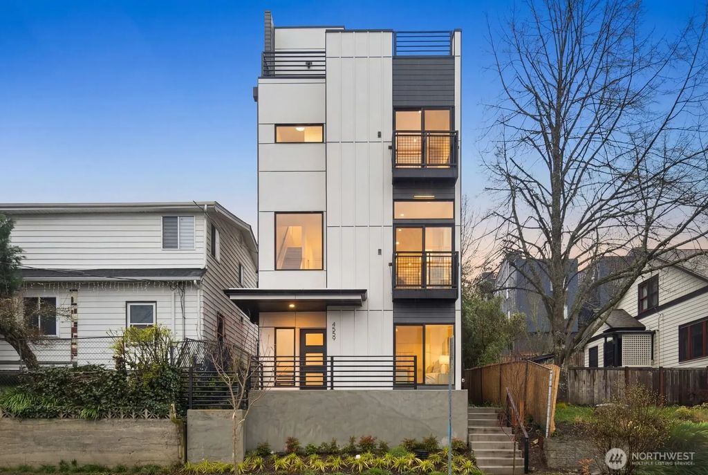 4559 34th Avenue S, Seattle