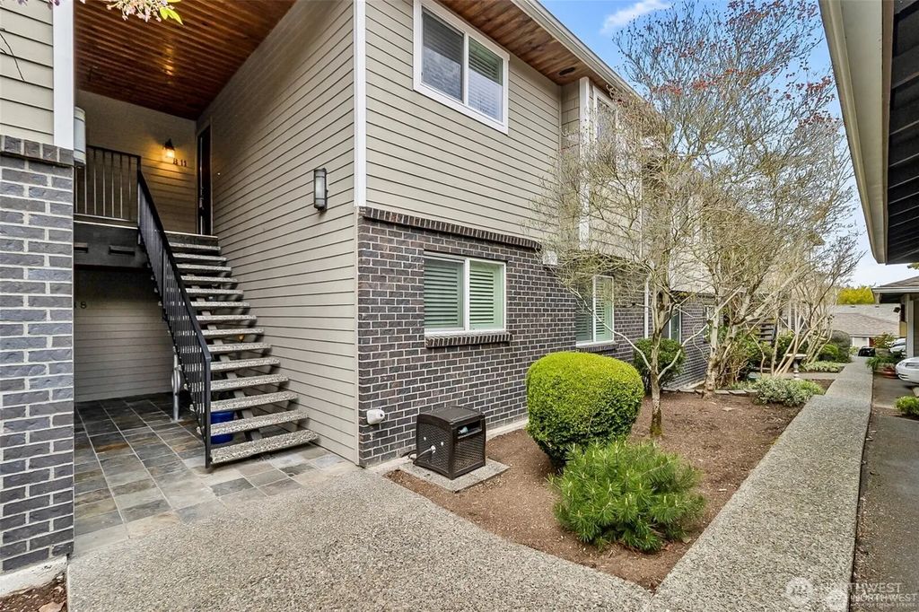629 Kirkland Way B11, Kirkland