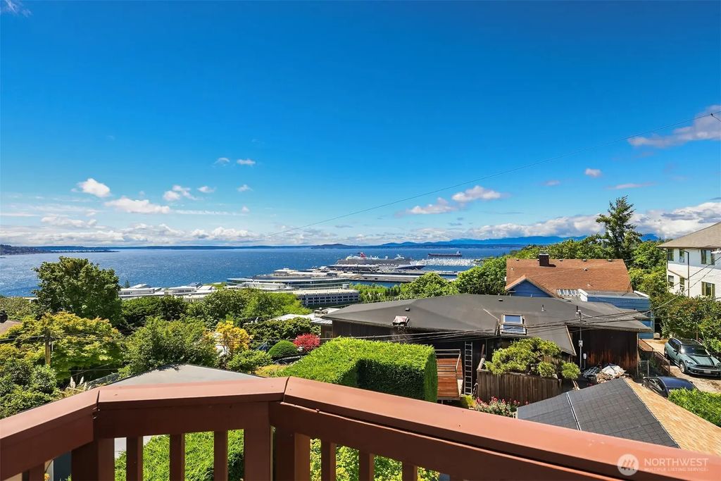 1411 10th Avenue W, Seattle