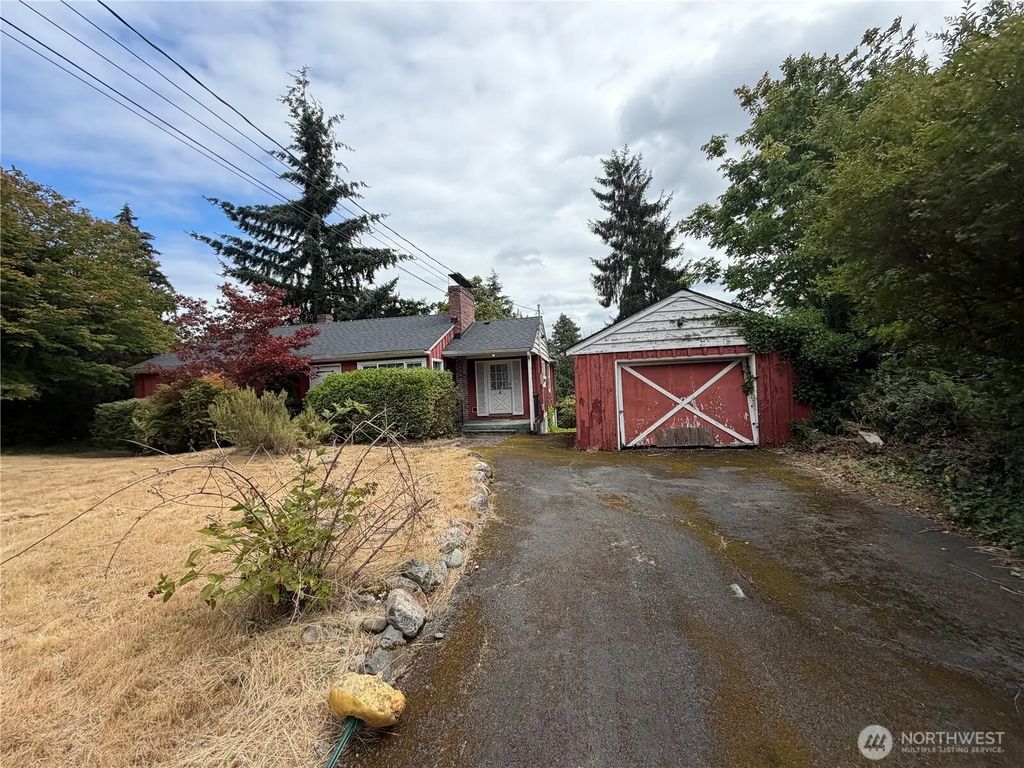 11334 Corliss Avenue N, Seattle