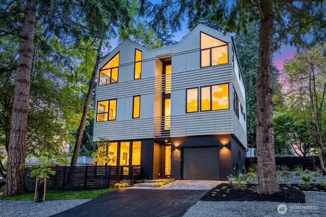 2011 Ne 123rd Street, Seattle