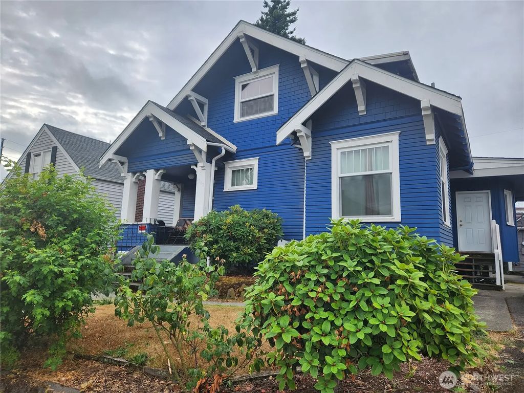 1017 4th Street B, Bremerton