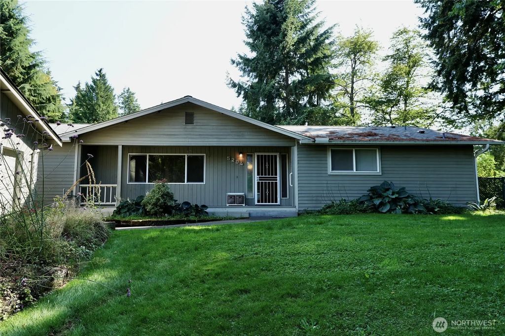 5204 53rd Street W, University Place