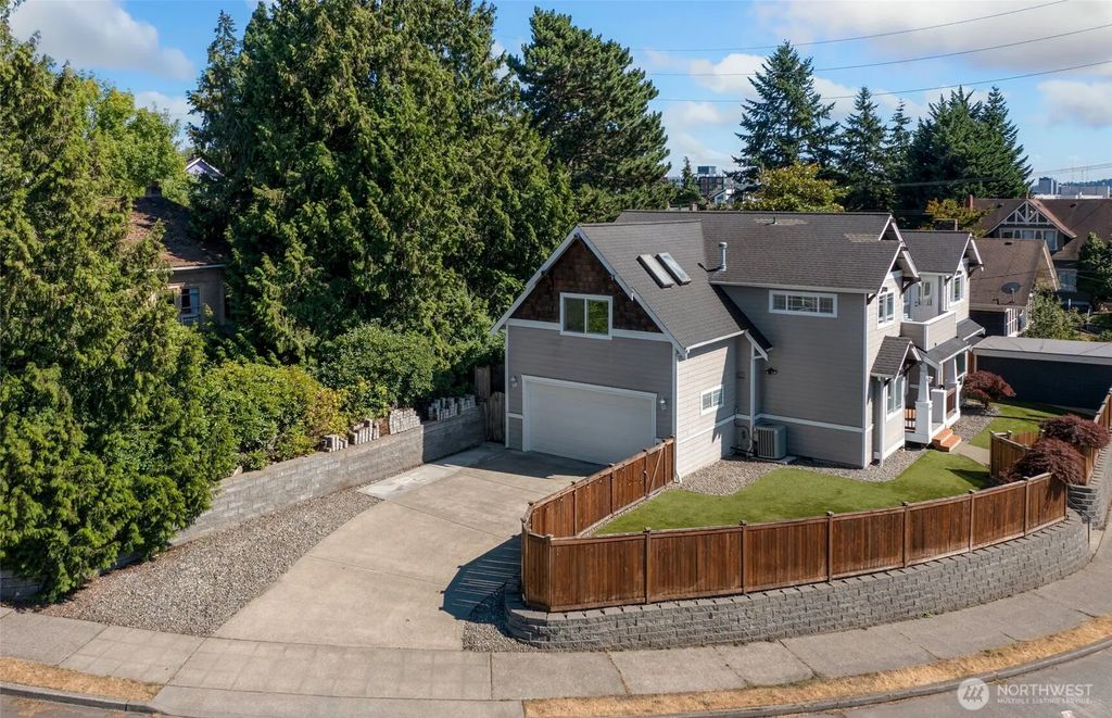 7208 8th Avenue Ne, Seattle