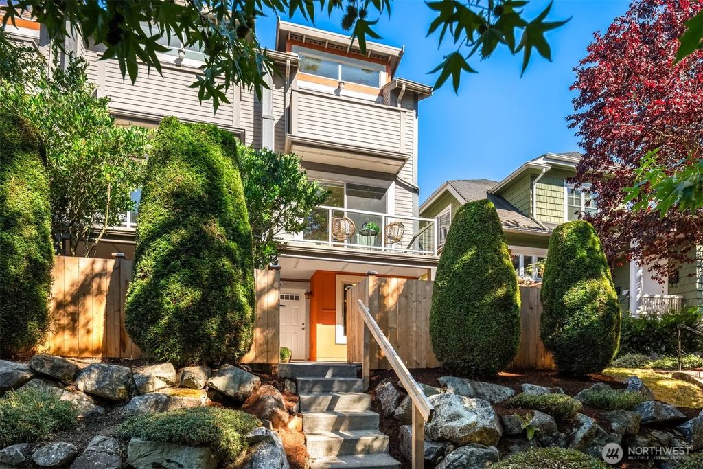 2340 44th Avenue Sw C, Seattle