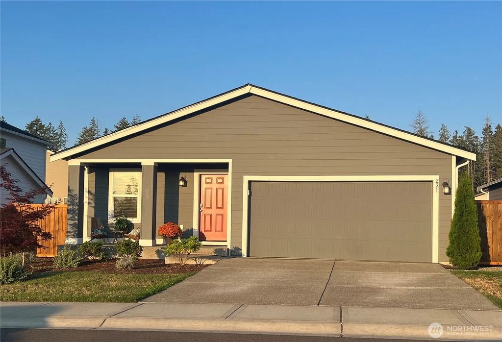 221 Ne Belfair Station Drive, Belfair