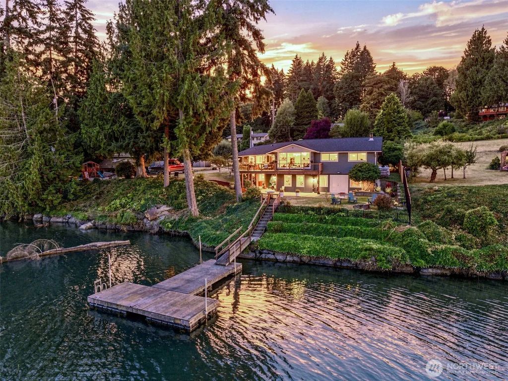 5508 South Bay Terrace Drive Ne, Olympia