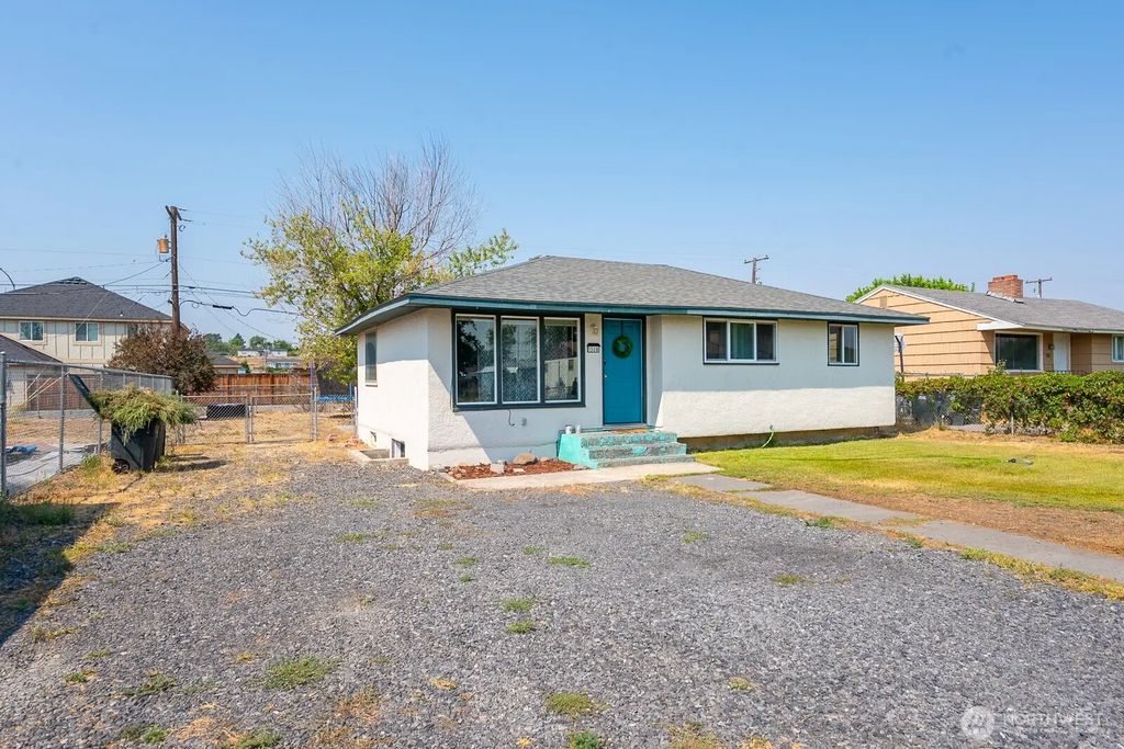 1308 N Buell Drive, Moses Lake