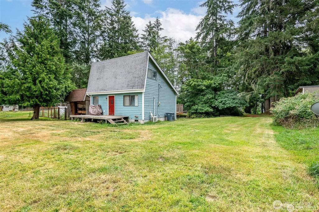 406 E Madrona Drive, Lakebay