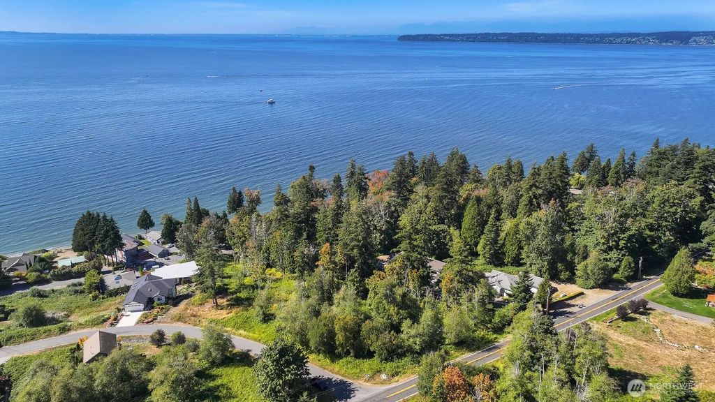 8791 Semiahmoo Drive, Blaine