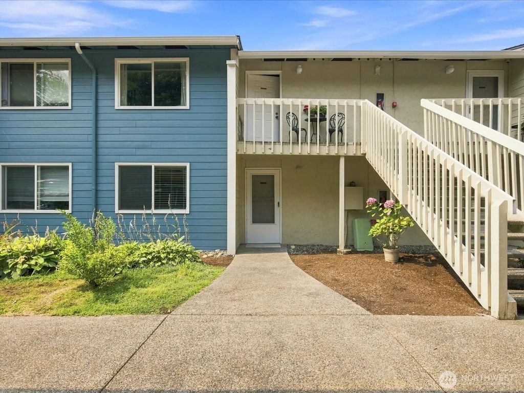 9484 Redmond-woodinville Road Ne C204, Redmond