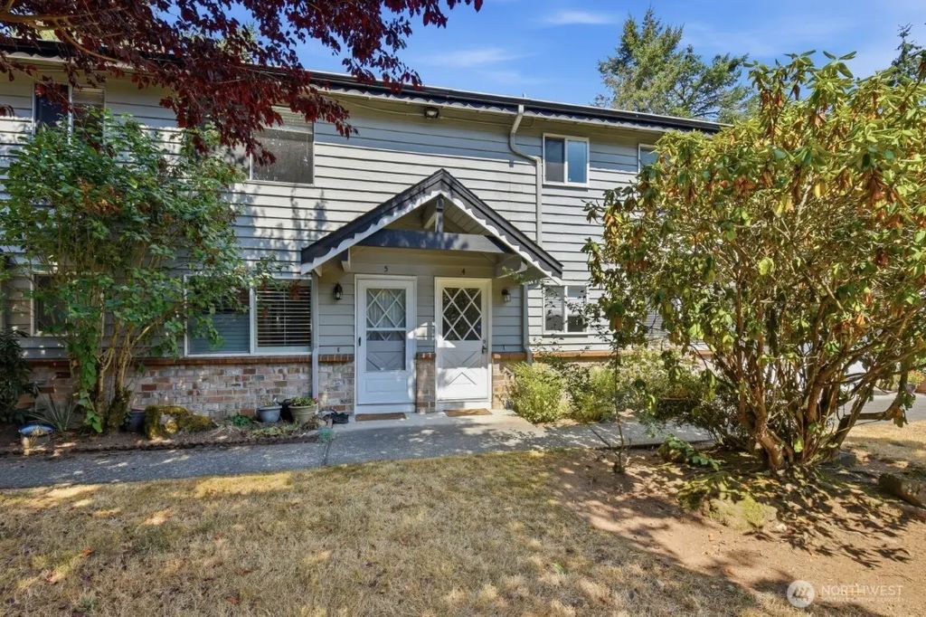 7909 218th Street Sw 4, Edmonds