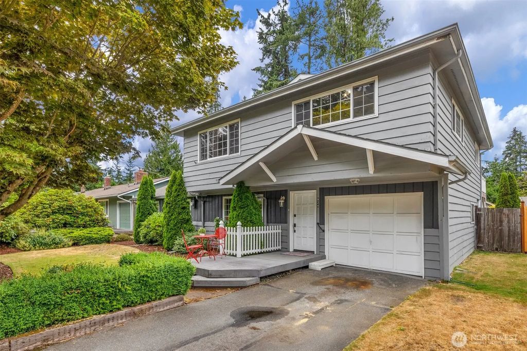 824 Ne 194th Street, Shoreline
