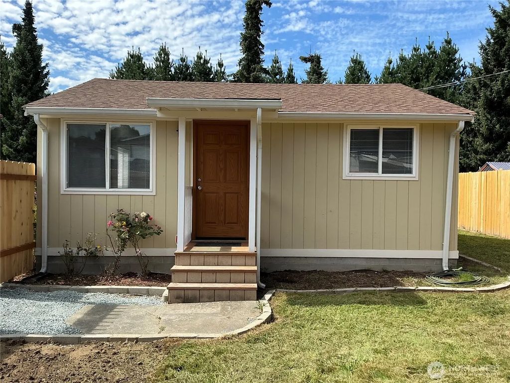 325 Hawthorne Street, Burlington