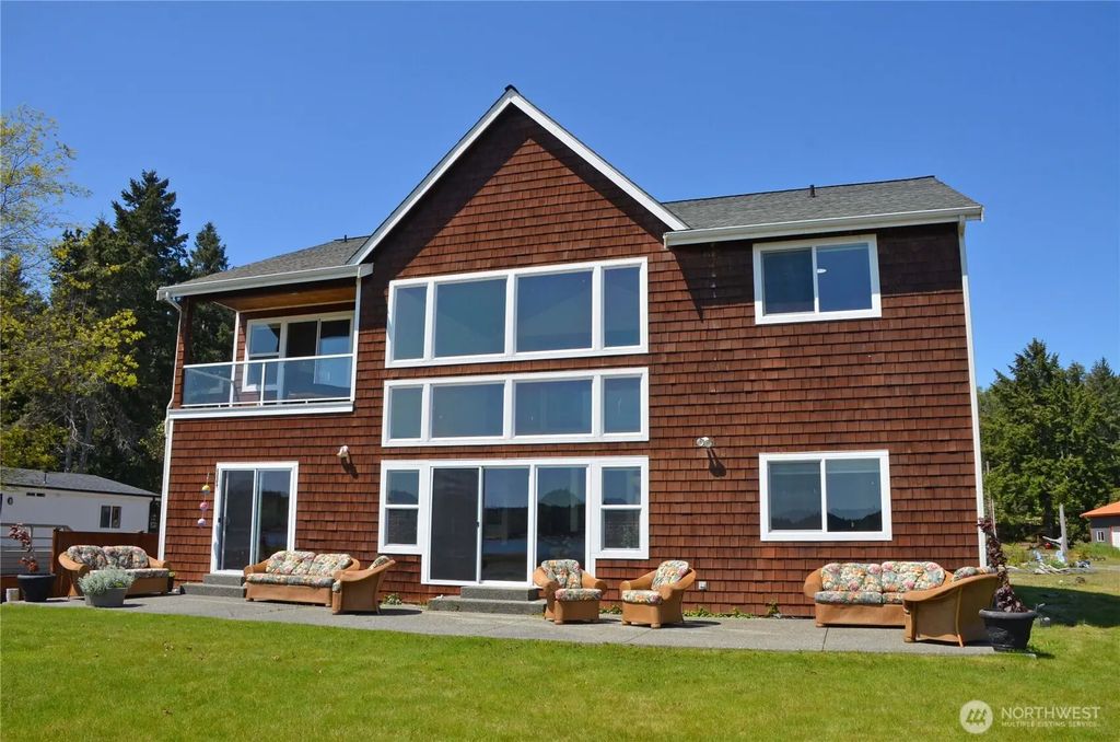 4871 Ne North Shore Road, Belfair