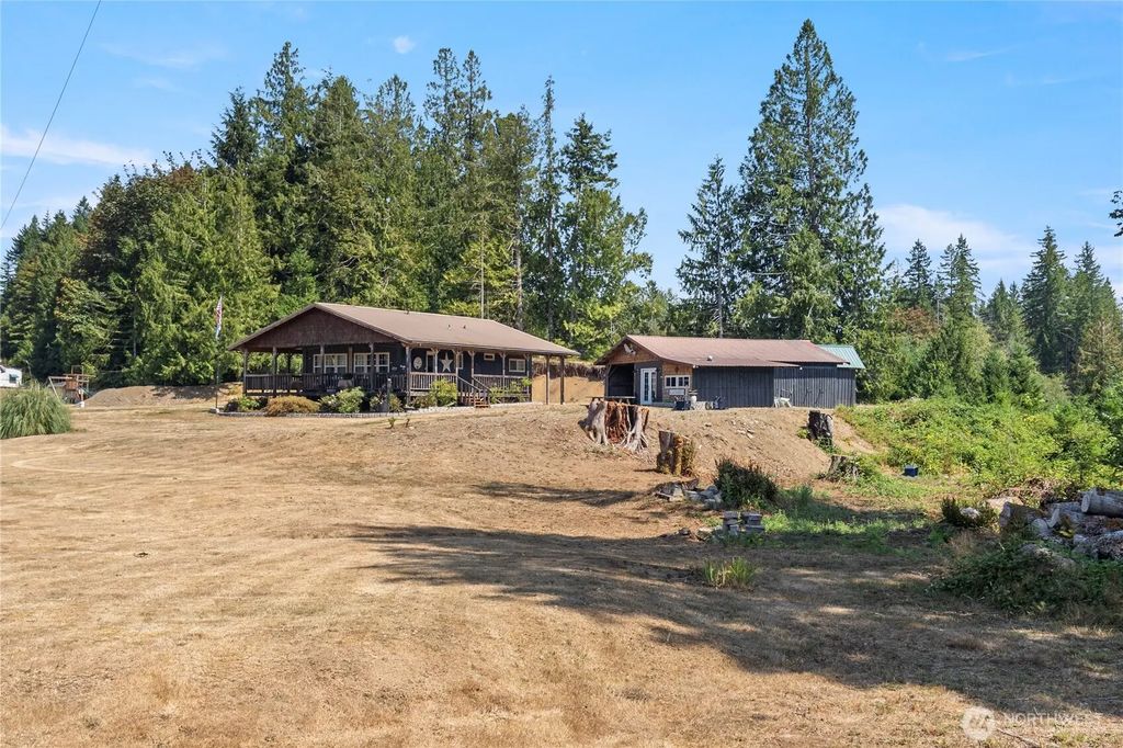 111 Jaybird Lane, Brinnon