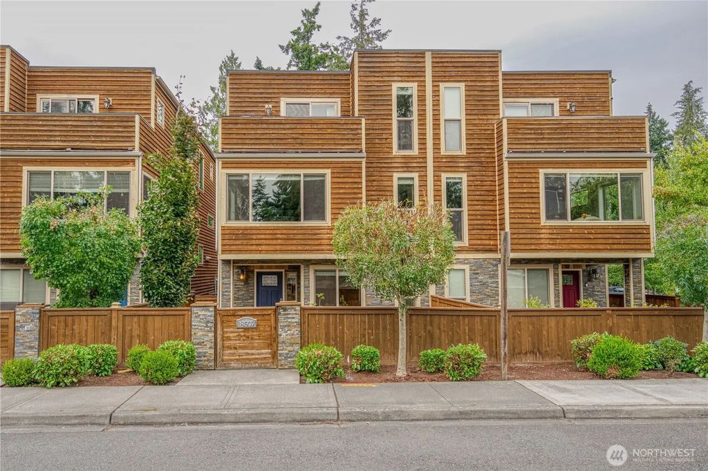 18507 71st Avenue Ne, Kenmore