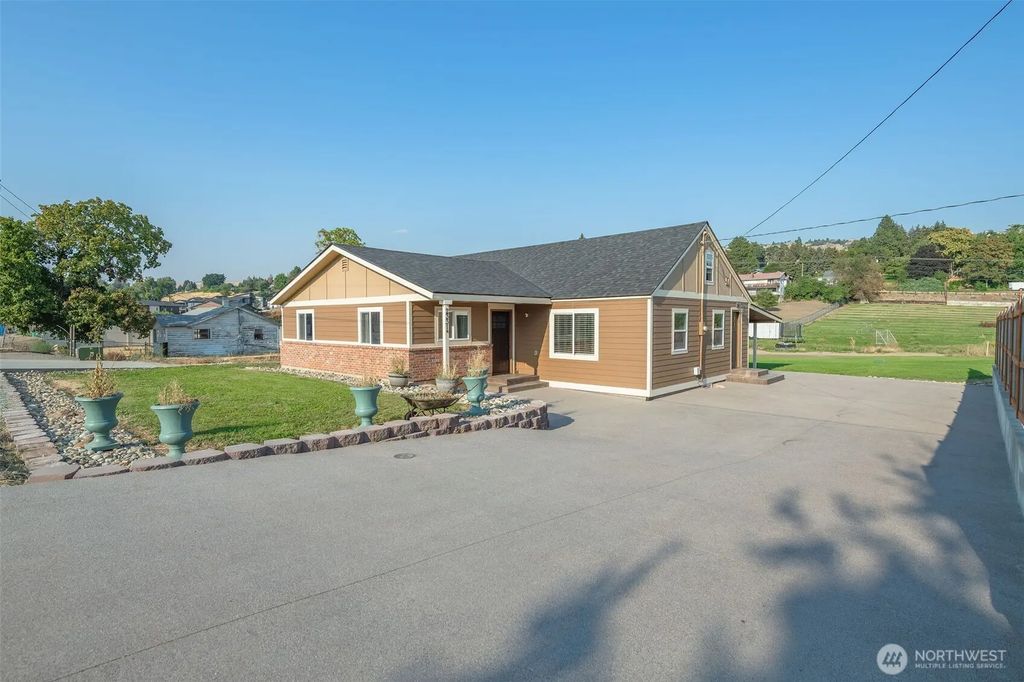 2331 Nw Columbia Avenue, East Wenatchee