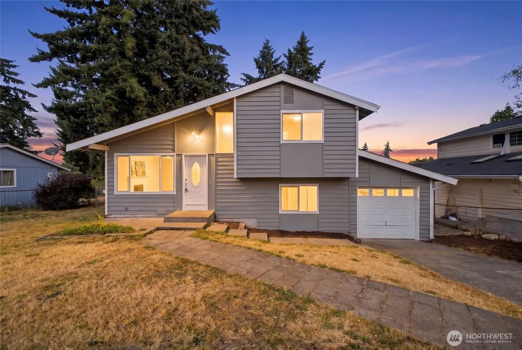 29821 47th Place S, Auburn