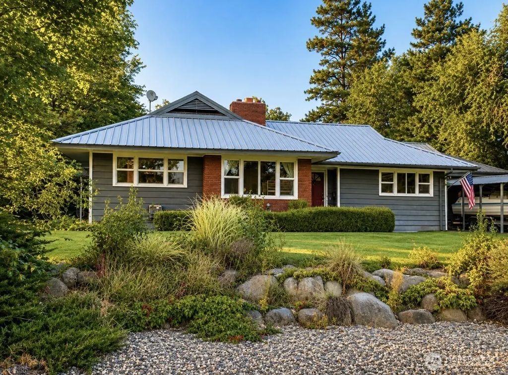 233 E 2nd Street, Tonasket