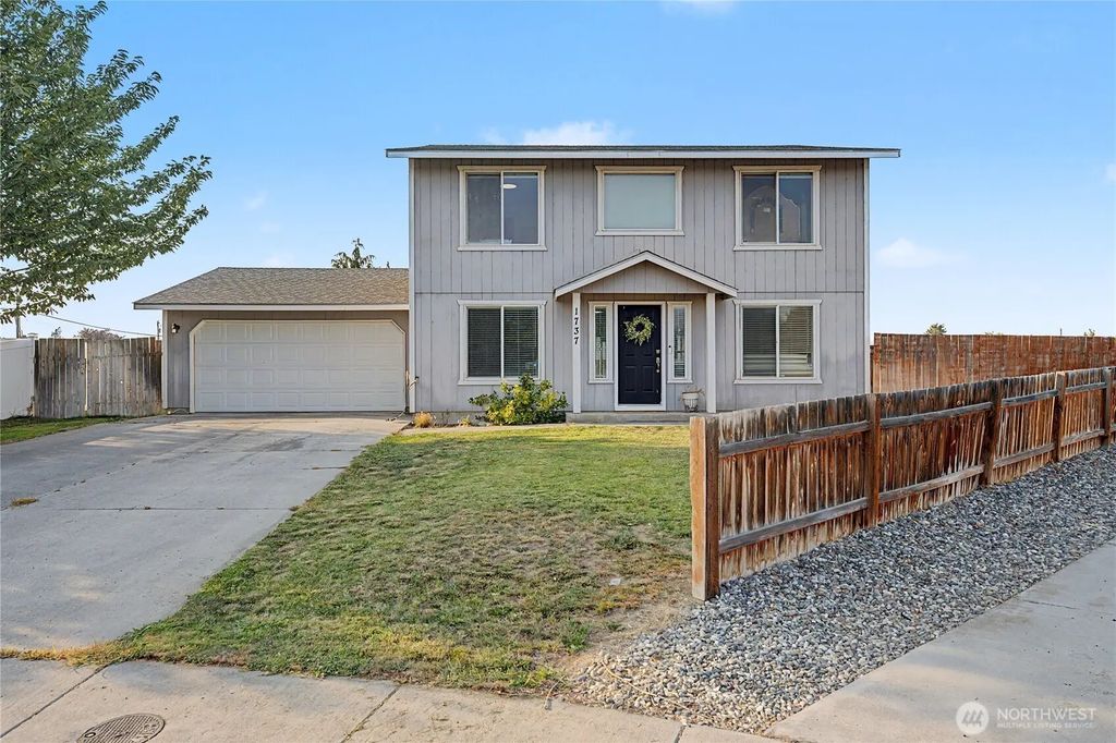 1737 W Mockingbird Street, Moses Lake