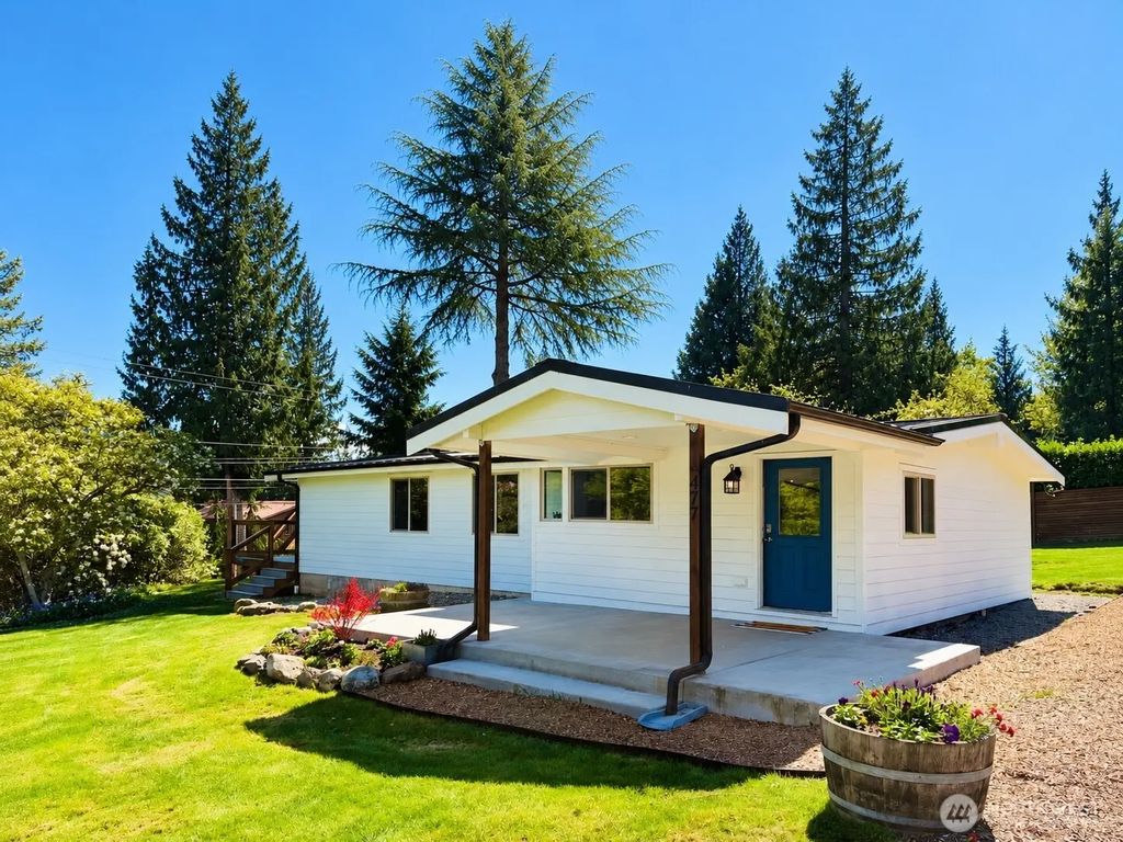 477 W Lake Samish Drive, Bellingham