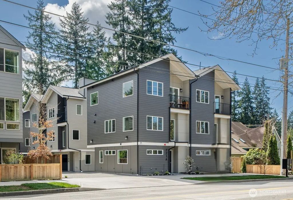 221 Ne 185th Street B, Shoreline