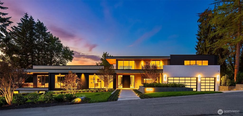 8528 Ne 13th Street, Clyde Hill