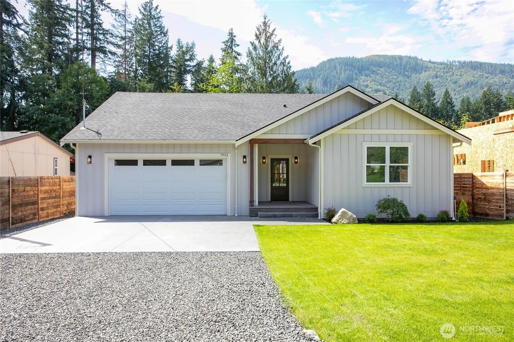 7933 Oregon Trail, Maple Falls
