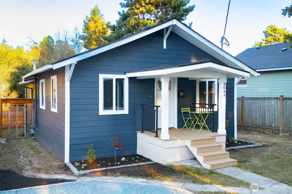 9044 9th Avenue Sw, Seattle
