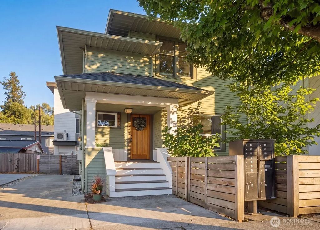 1043 S Cloverdale Street, Seattle