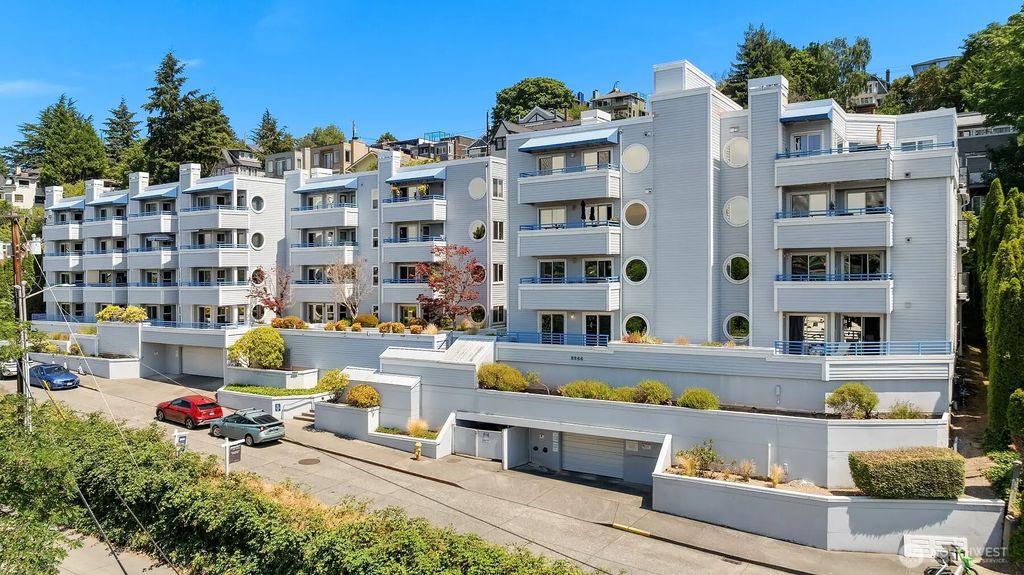 2244 13th Avenue W 313, Seattle