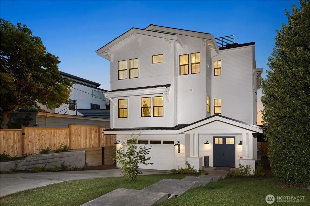 3243 13th Avenue W, Seattle