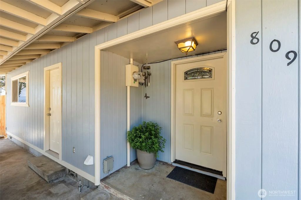 809 4th Avenue Ne, Chehalis