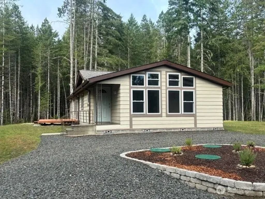 797 Ne Blacksmith Drive, Belfair