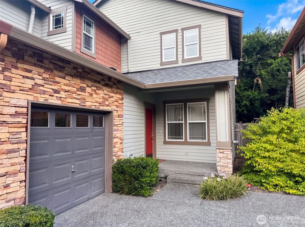 10769 221st Lane Ne 18, Redmond