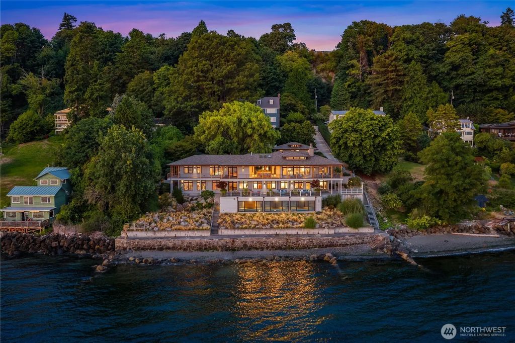 2481 Perkins Lane W, Seattle