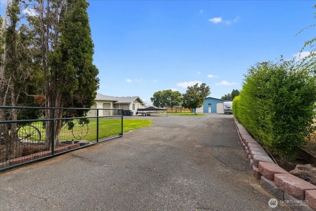 92 Clemans View Road, Selah