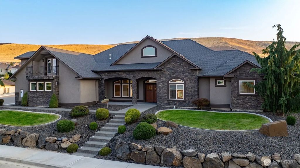 2303 W 49th Avenue, Kennewick