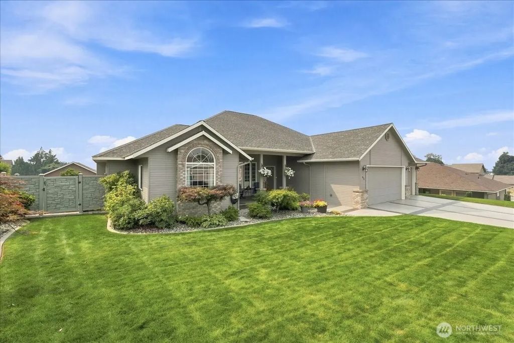 628 Briarwood Drive, East Wenatchee
