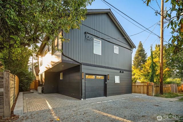 8148 13th Avenue Sw, Seattle