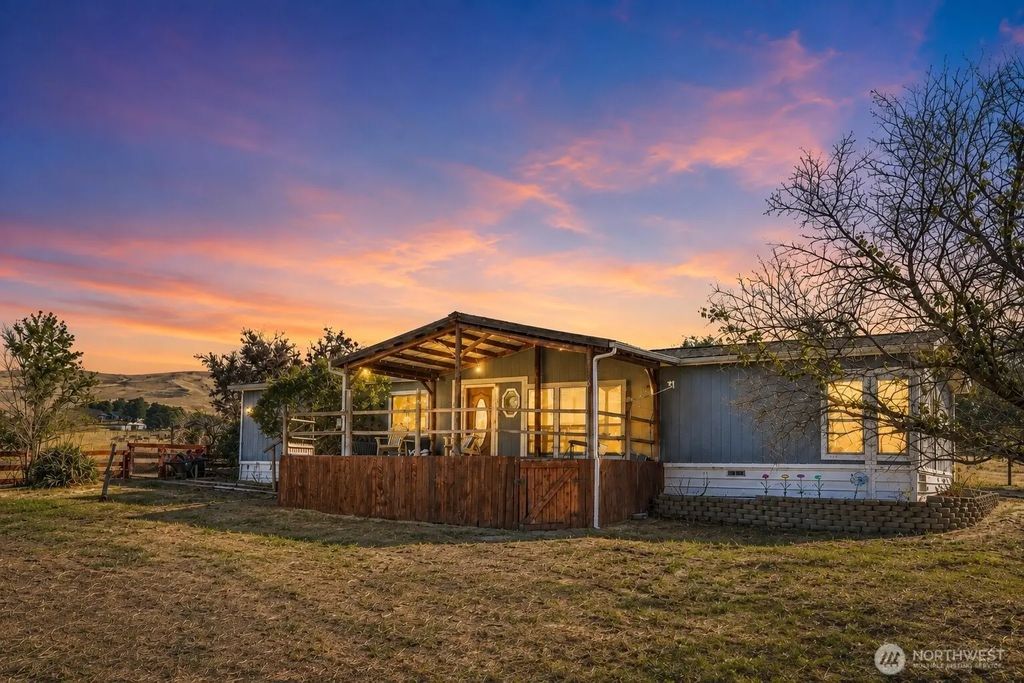 10 Birdsdale Road, Selah