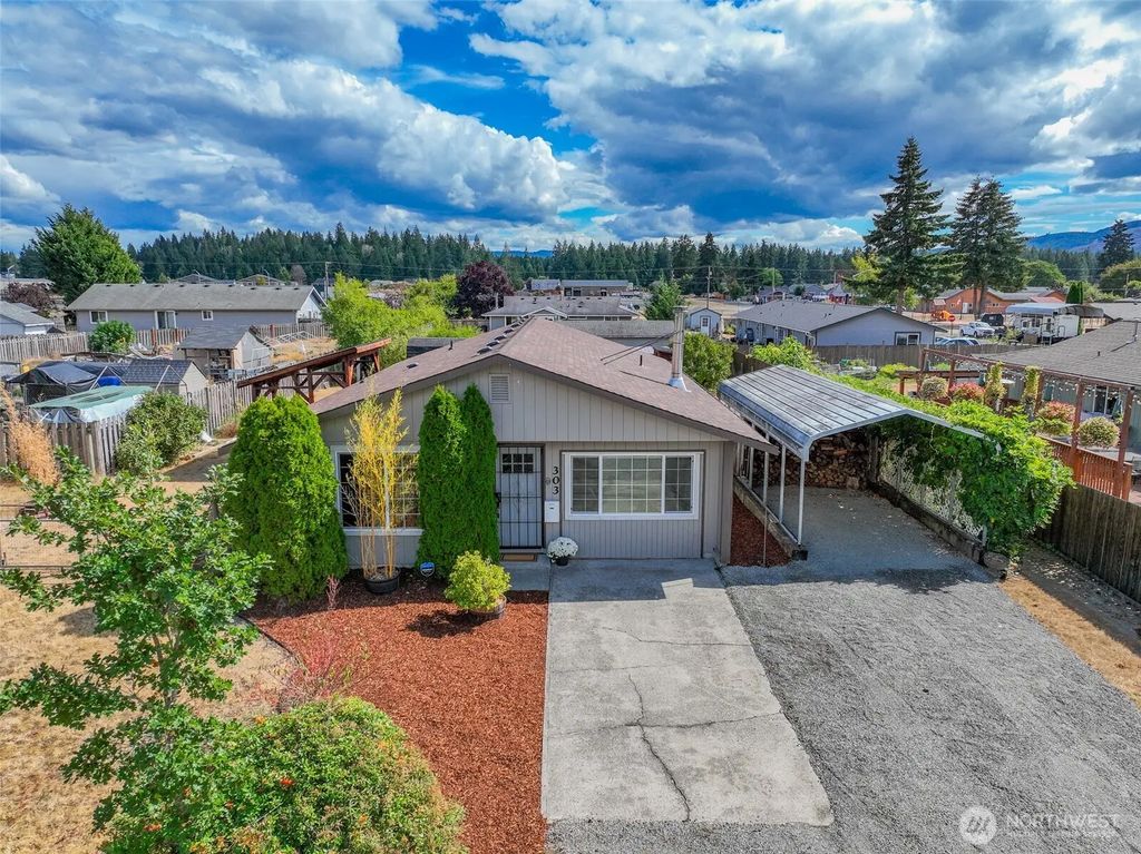303 Olympia Street E, Rainier