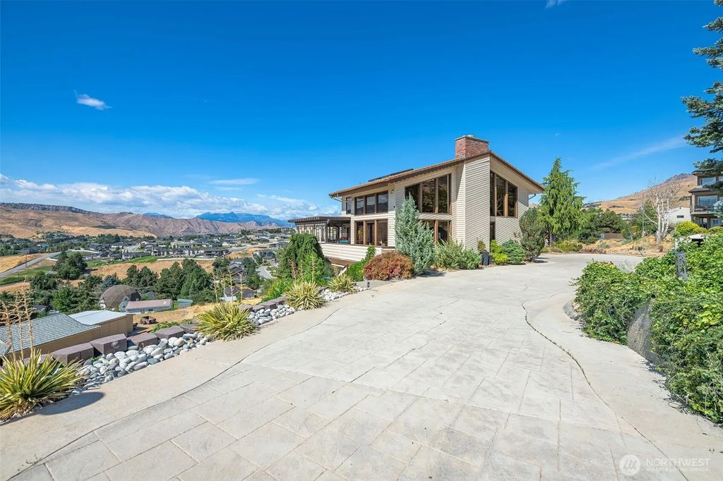 3808 School Street, Wenatchee