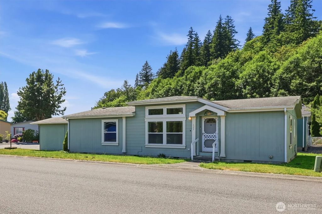 627 Andrew Drive, Burlington