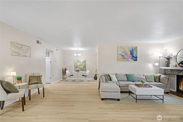 11506 Ne 128th Street 22, Kirkland
