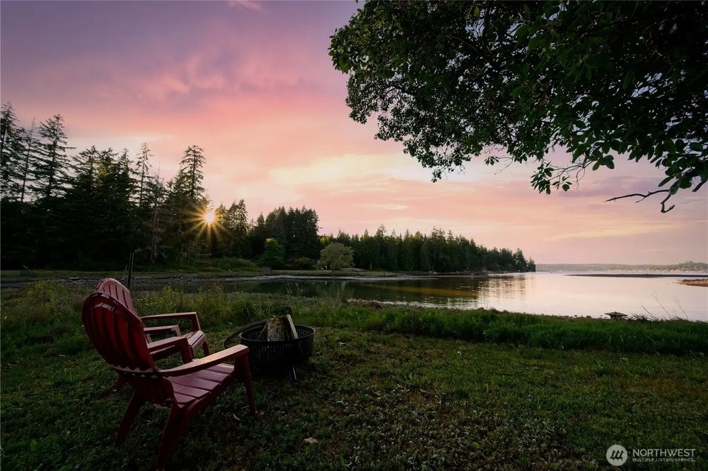 15449 Virginia Point Road Ne, Poulsbo